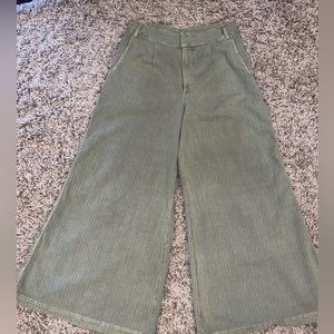 Women’s Pleat Wide-Leg Pants